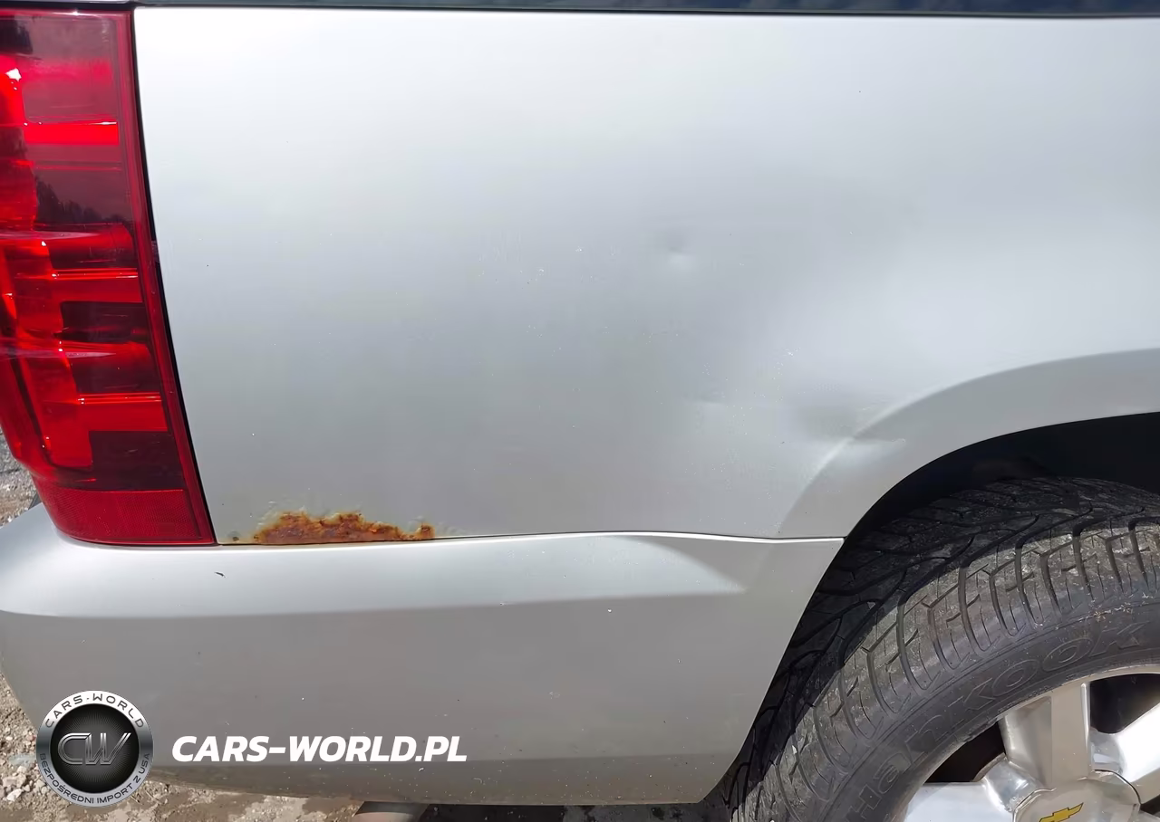 2011 Chevrolet Suburban Lt VIN:1GNSKJE37BR221158 - 6