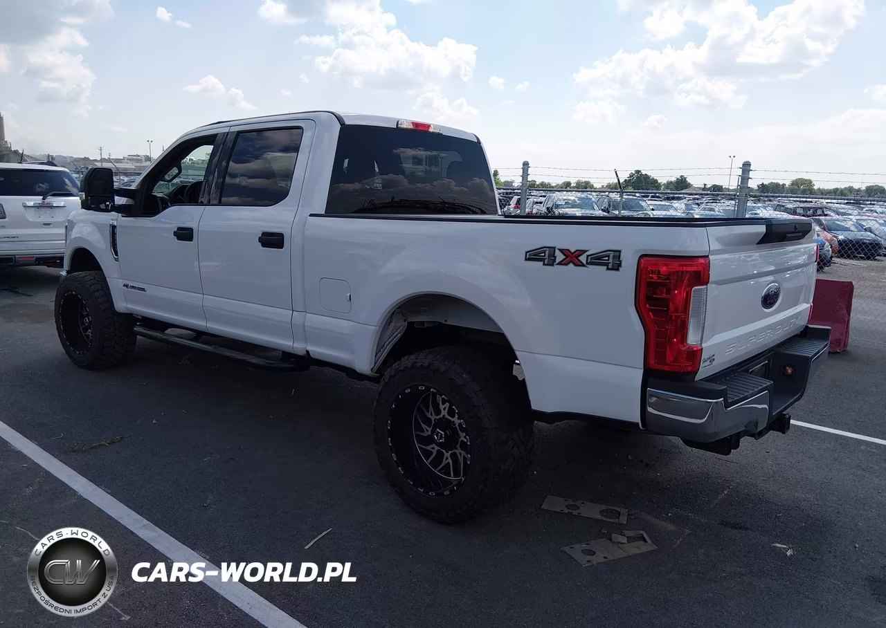 2018 Ford F-250 Xlt VIN:1FT7W2BT5JEB38301 - 3