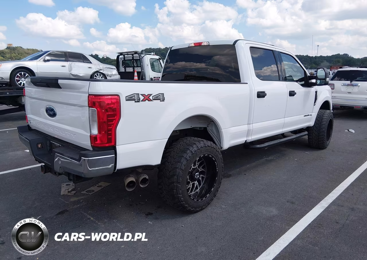 2018 Ford F-250 Xlt VIN:1FT7W2BT5JEB38301 - 4
