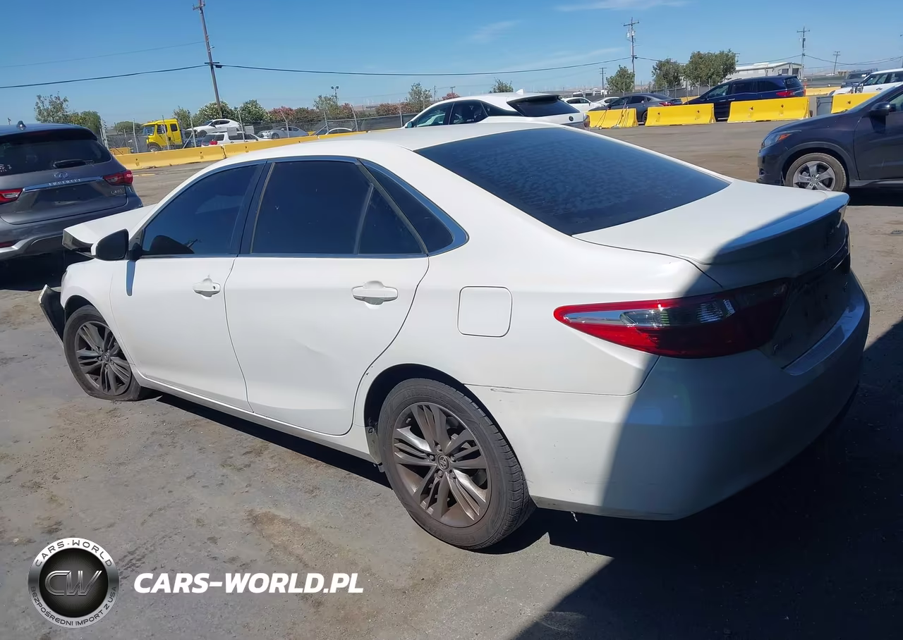 2016 Toyota Camry Se VIN:4T1BF1FK6GU170531 - 3