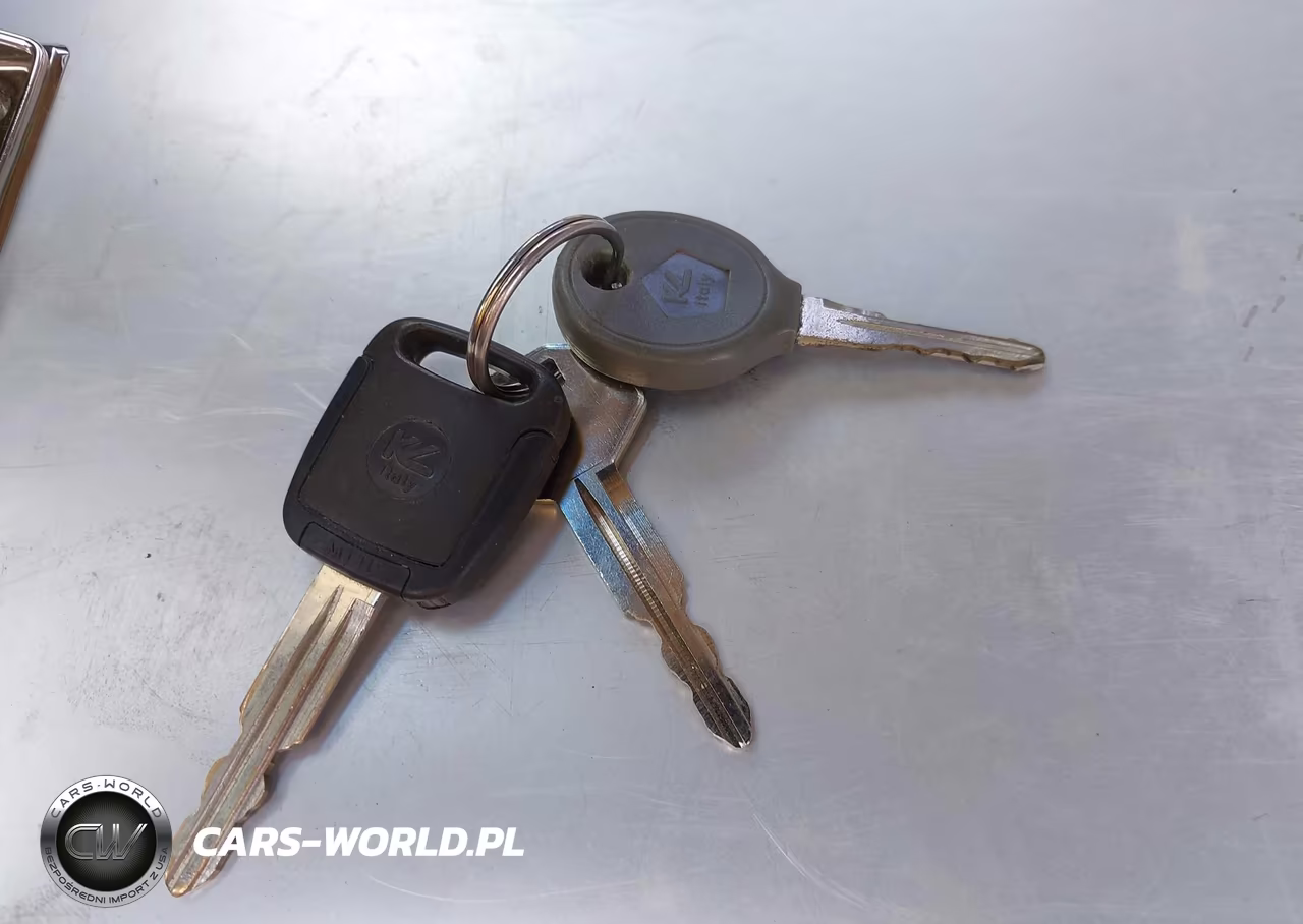 2000 Mitsubishi Montero Sport Ls-Xls VIN:JA4MT31H7YP811676 - 11