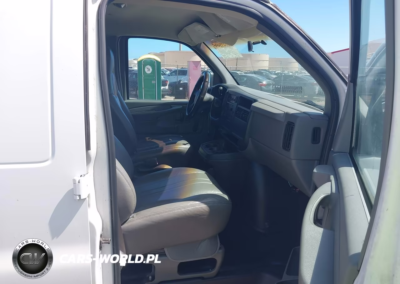 2003 Chevrolet Express VIN:1GCFG15X031163425 - 5