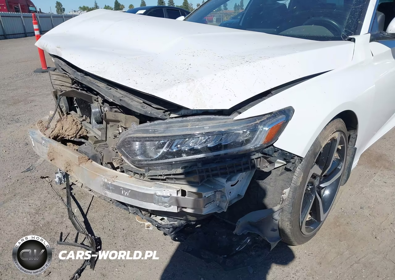 2018 Honda Accord Sport VIN:1HGCV1F3XJA189257 - 15