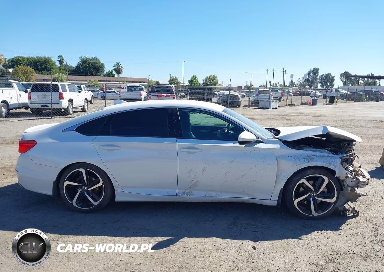 2018 Honda Accord Sport VIN:1HGCV1F3XJA189257 - 18