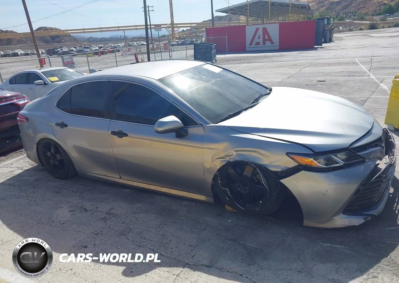 2019 Toyota Camry Le VIN:4T1B11HK1KU197060 - 13