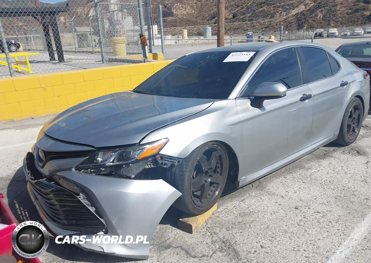 2019 Toyota Camry Le VIN:4T1B11HK1KU197060 - 2