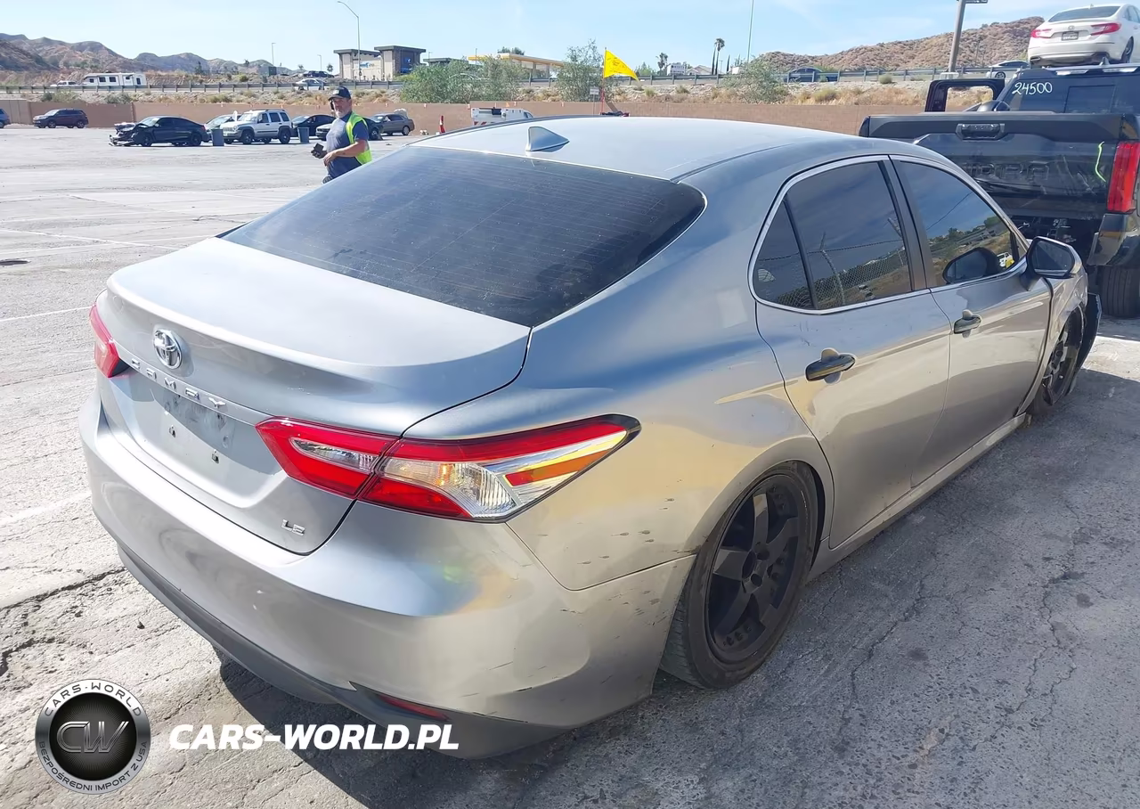 2019 Toyota Camry Le VIN:4T1B11HK1KU197060 - 4
