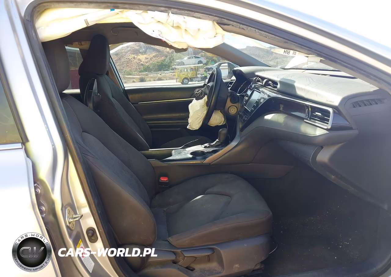2019 Toyota Camry Le VIN:4T1B11HK1KU197060 - 5