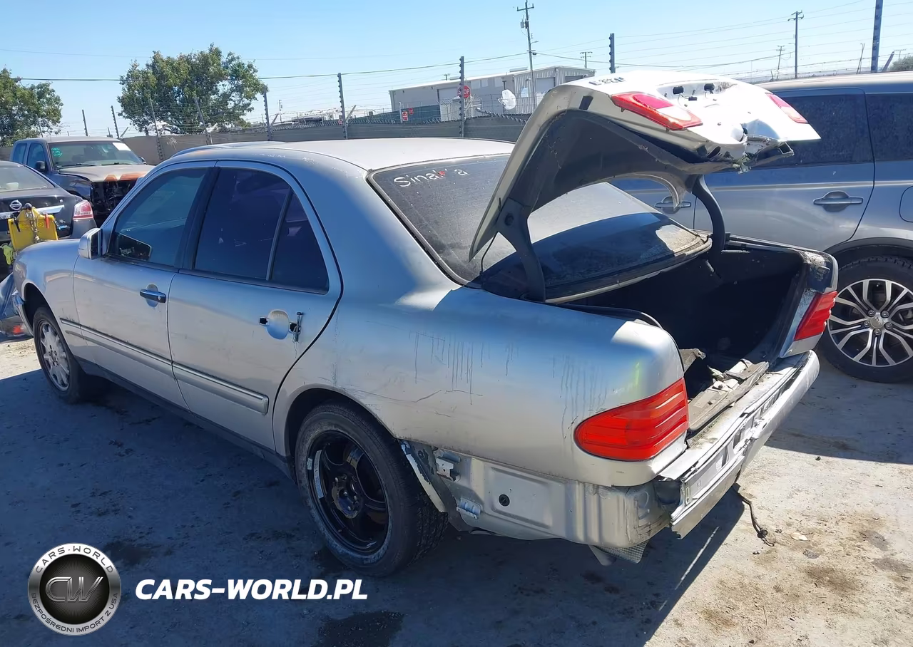 1999 Mercedes-Benz E 320 VIN:WDBJF65H2XA885762 - 3