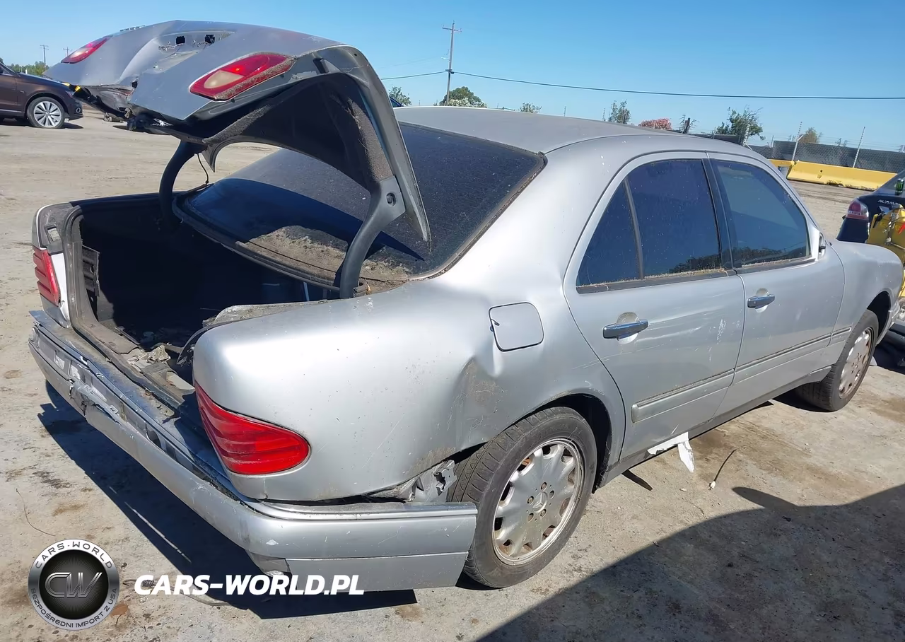 1999 Mercedes-Benz E 320 VIN:WDBJF65H2XA885762 - 4
