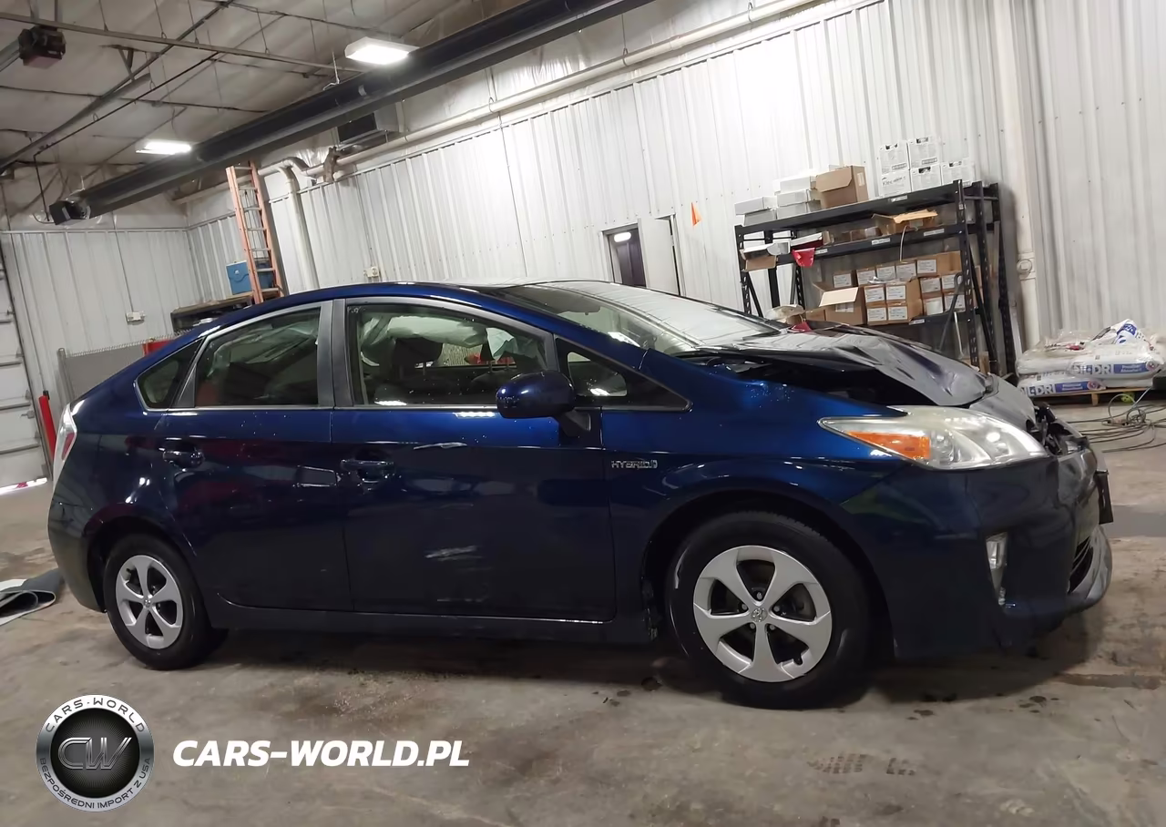 2014 Toyota Prius Two VIN:JTDKN3DU2E1738523 - 13