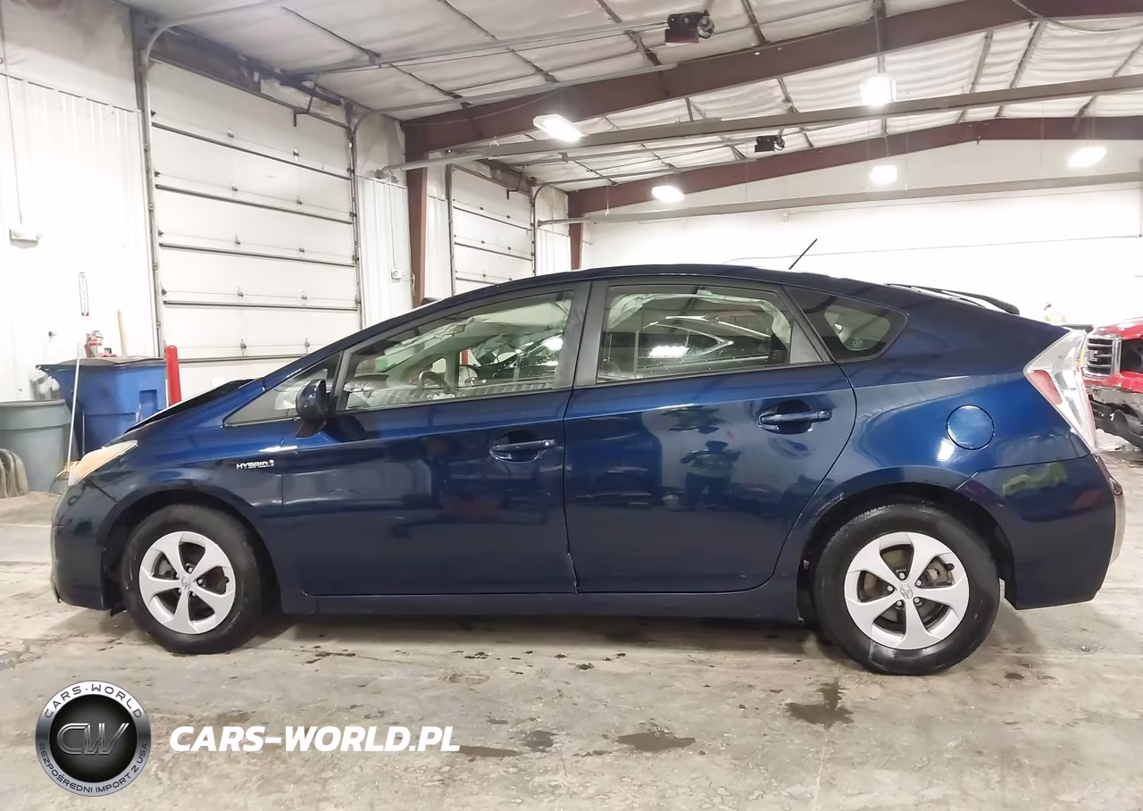 2014 Toyota Prius Two VIN:JTDKN3DU2E1738523 - 14