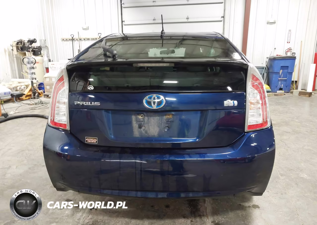2014 Toyota Prius Two VIN:JTDKN3DU2E1738523 - 16