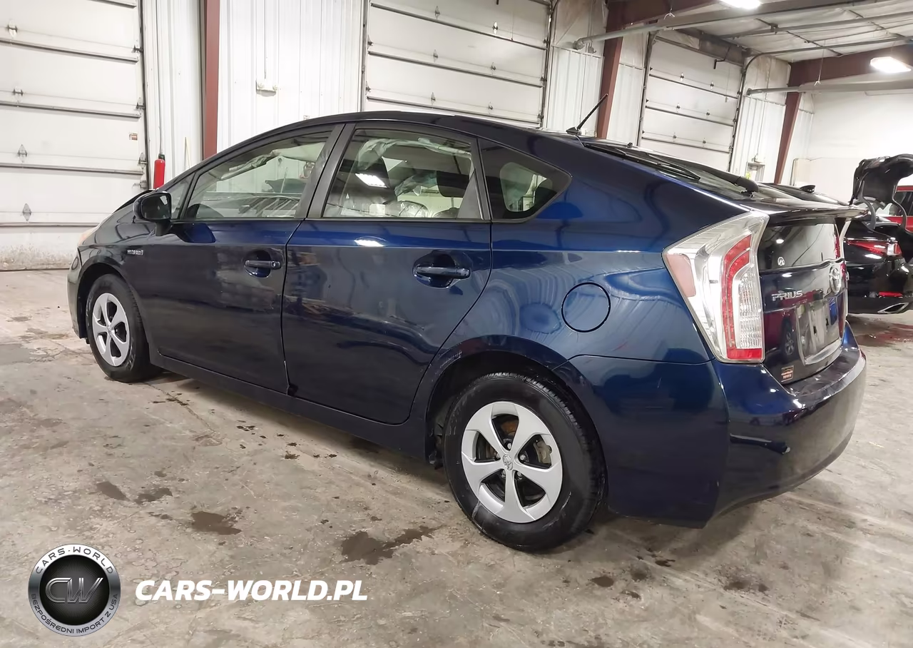 2014 Toyota Prius Two VIN:JTDKN3DU2E1738523 - 3