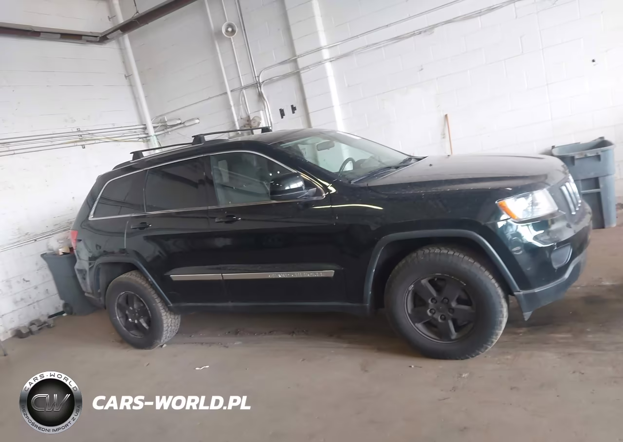 2013 Jeep Grand Cherokee Laredo VIN:1C4RJFAG3DC633275 - 13