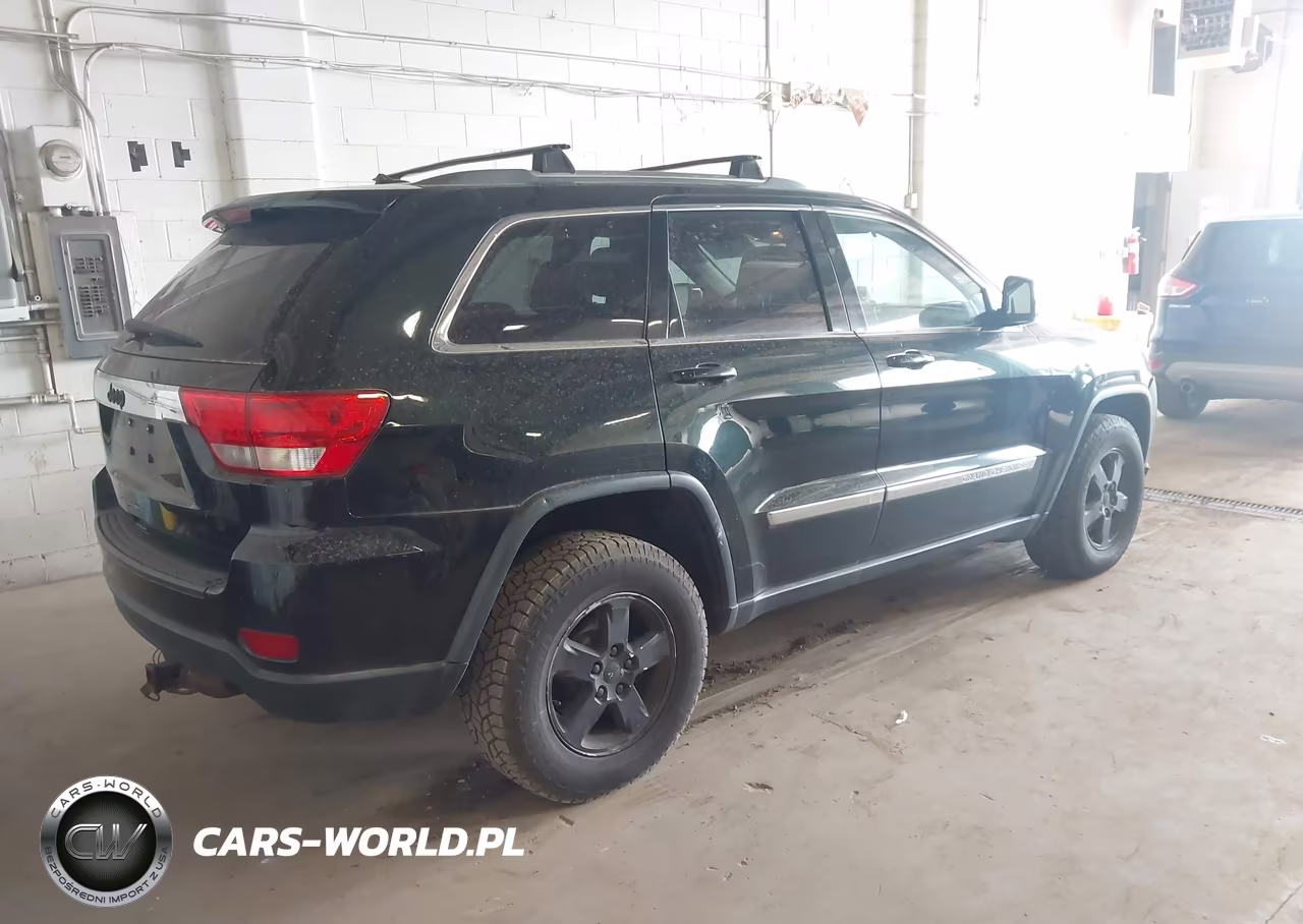 2013 Jeep Grand Cherokee Laredo VIN:1C4RJFAG3DC633275 - 4