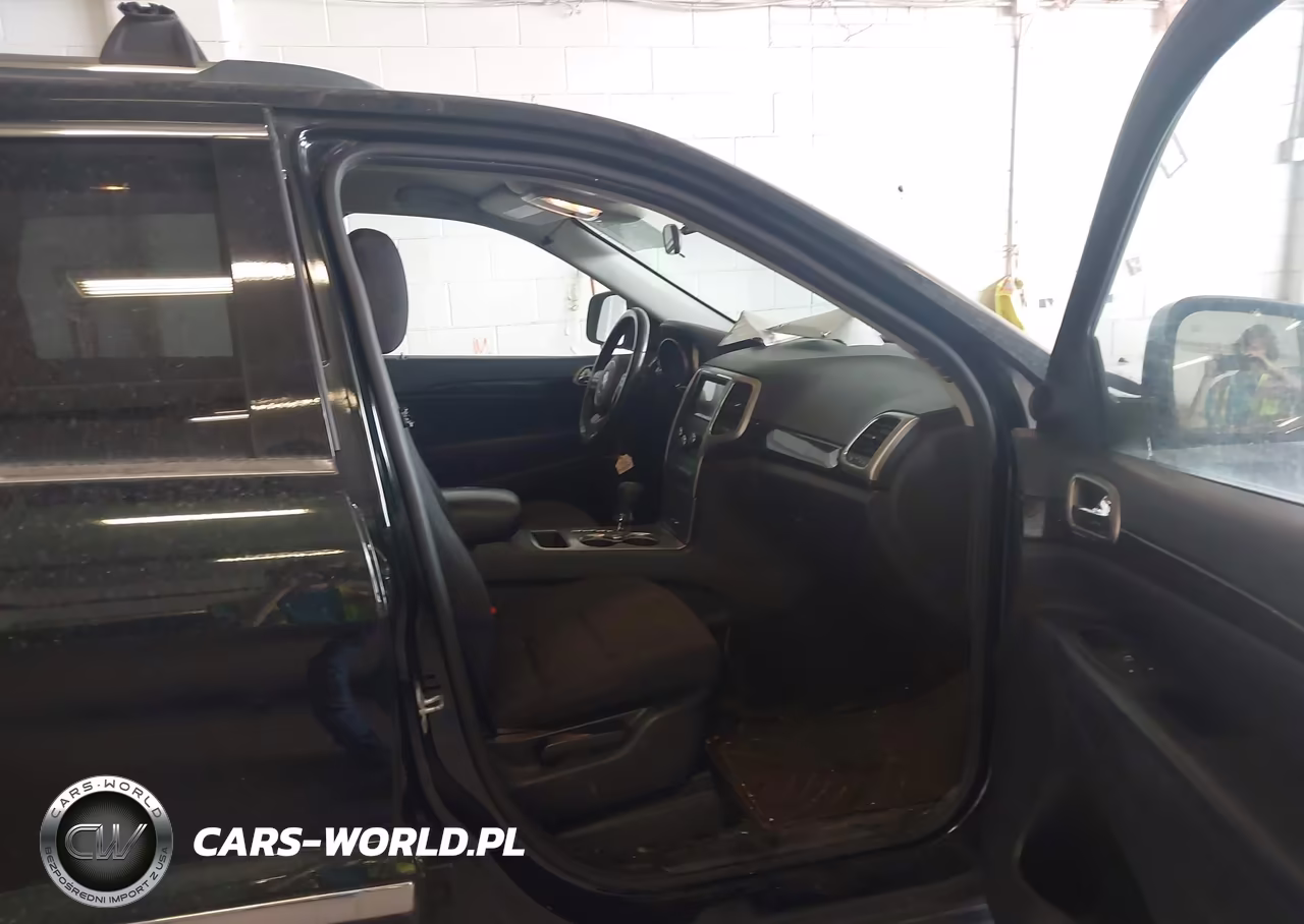 2013 Jeep Grand Cherokee Laredo VIN:1C4RJFAG3DC633275 - 5