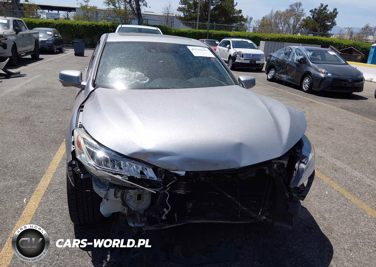 2017 Honda Accord Touring V6 VIN:1HGCR3F99HA015405 - 12