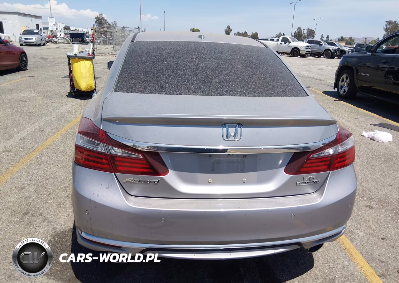 2017 Honda Accord Touring V6 VIN:1HGCR3F99HA015405 - 16