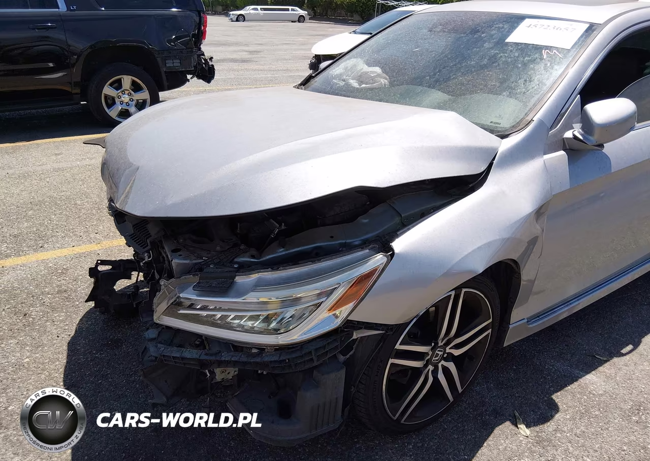 2017 Honda Accord Touring V6 VIN:1HGCR3F99HA015405 - 17