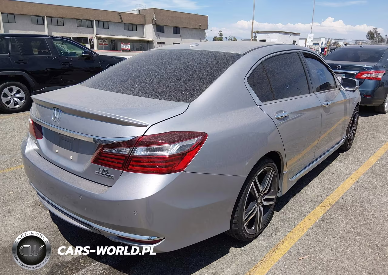 2017 Honda Accord Touring V6 VIN:1HGCR3F99HA015405 - 4
