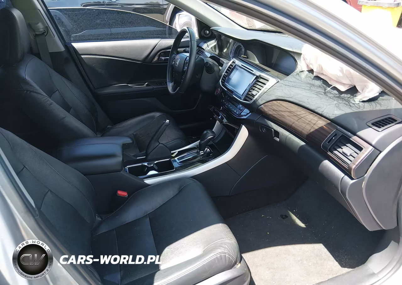 2017 Honda Accord Touring V6 VIN:1HGCR3F99HA015405 - 5