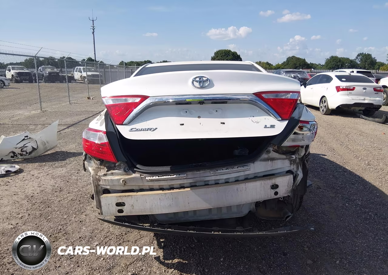 2015 Toyota Camry Le VIN:4T4BF1FK8FR446650 - 17