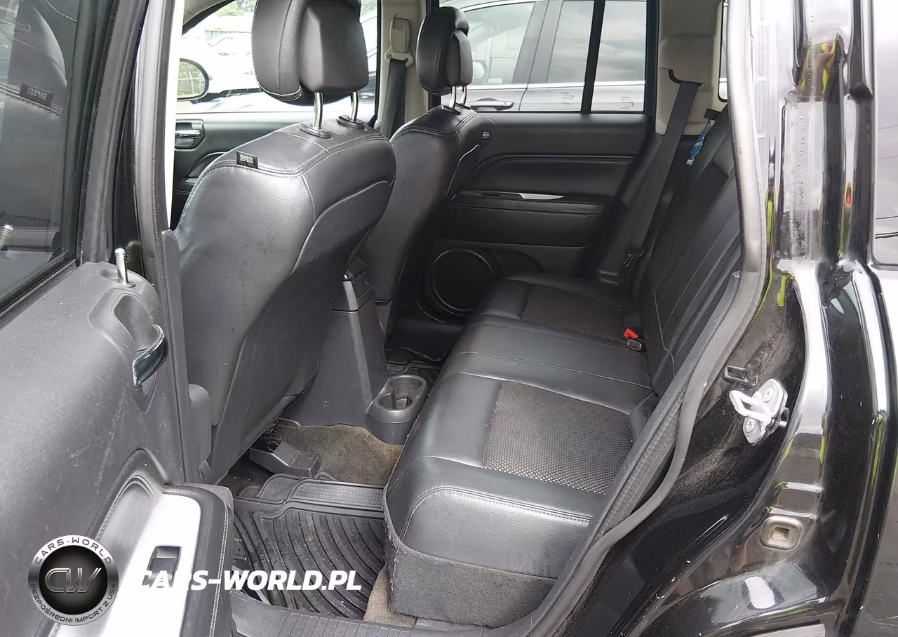 2016 Jeep Compass Latitude VIN:1C4NJDEB3GD782298 - 8