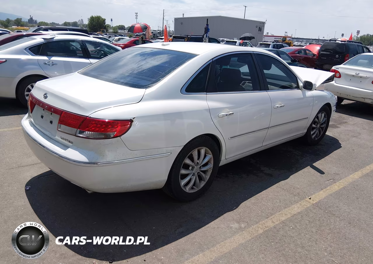 2008 Hyundai Azera Limited VIN:KMHFC46F28A332186 - 4