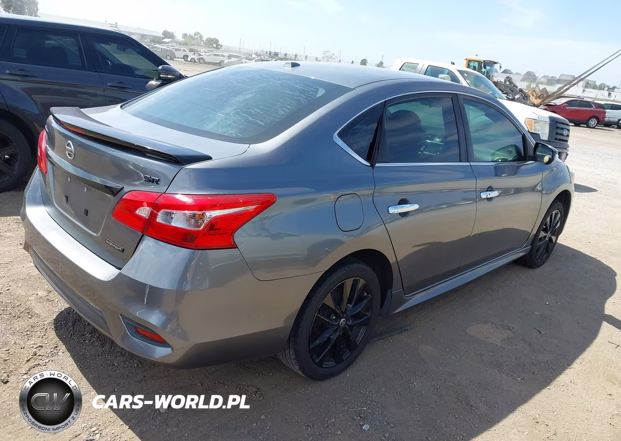 2018 Nissan Sentra Sr VIN:3N1AB7AP3JY238549 - 4