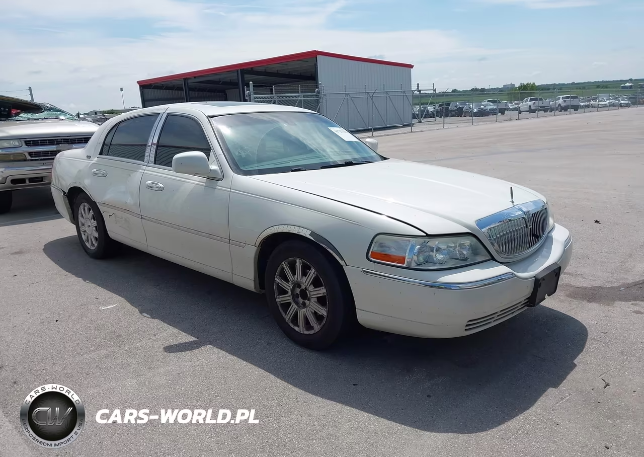 2006 Lincoln Town Car Signature Limited