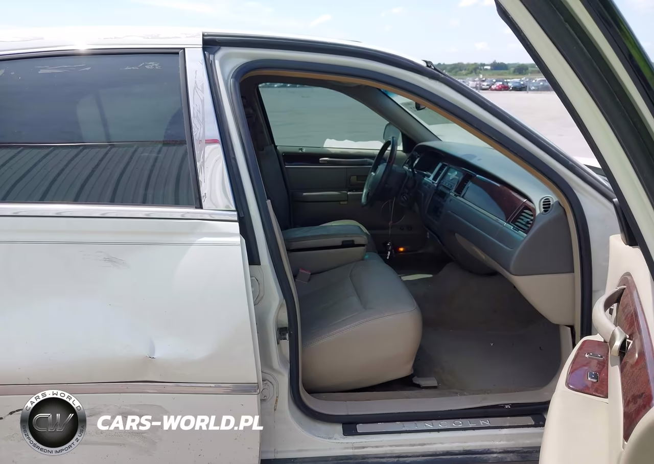 2006 Lincoln Town Car Signature Limited VIN:1LNHM82W06Y634342 - 5