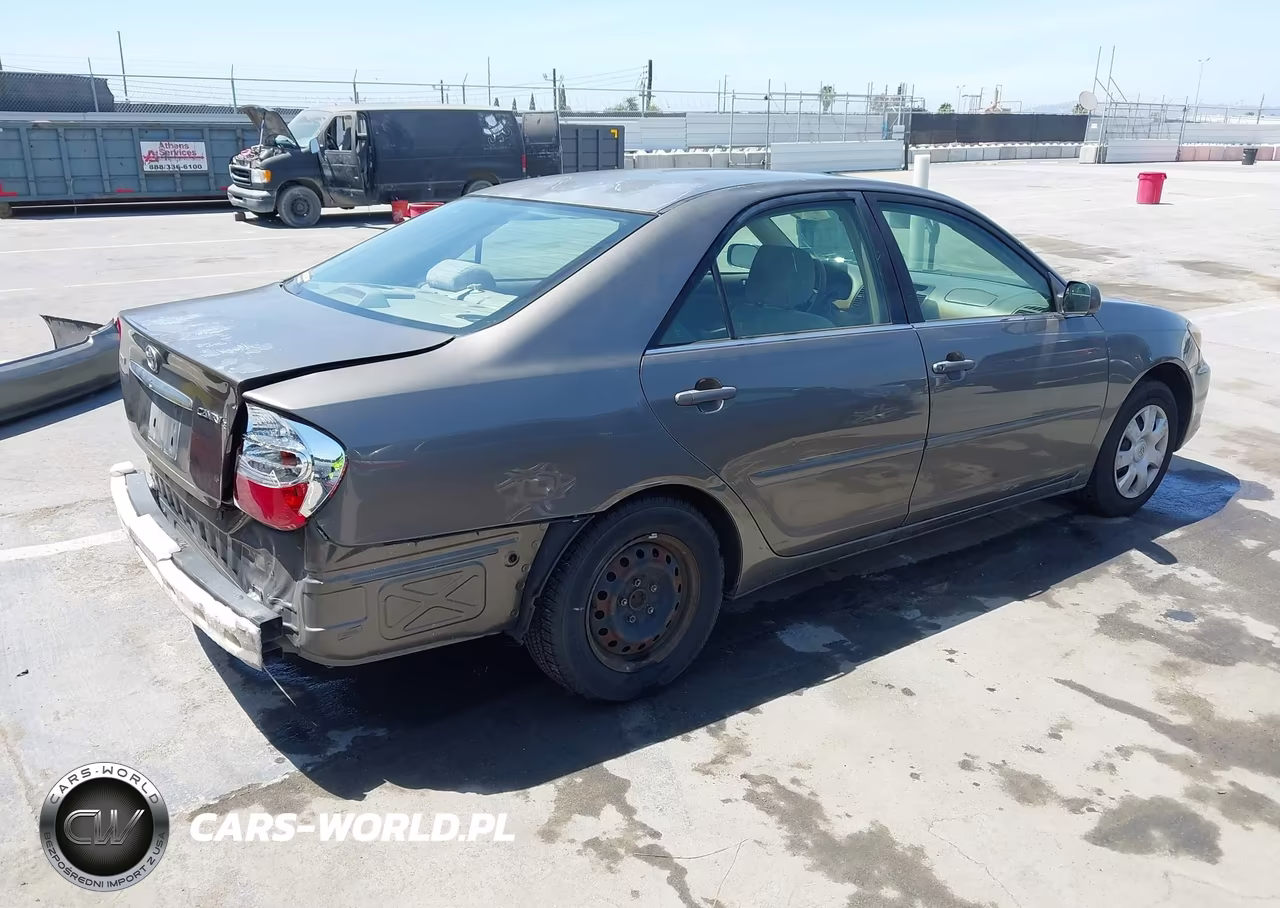 2002 Toyota Camry Le VIN:4T1BE32K82U635341 - 4