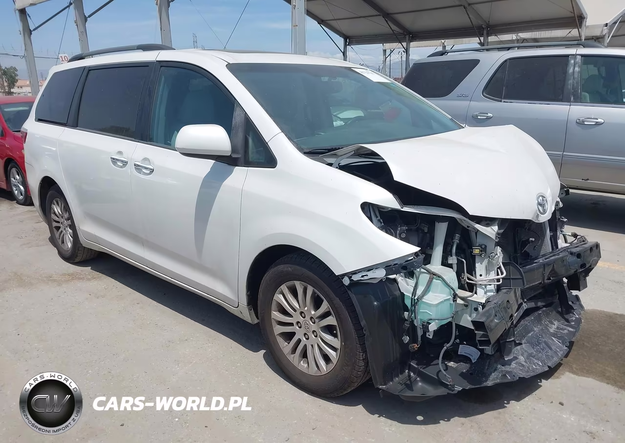 2015 Toyota Sienna Xle 8 Passenger