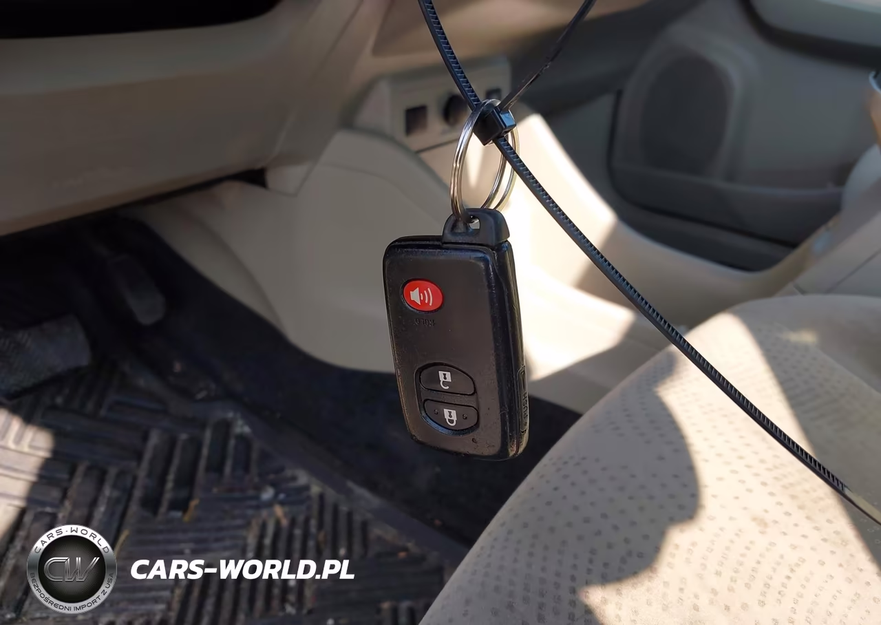 2012 Toyota Prius V Three VIN:JTDZN3EU8C3149300 - 11