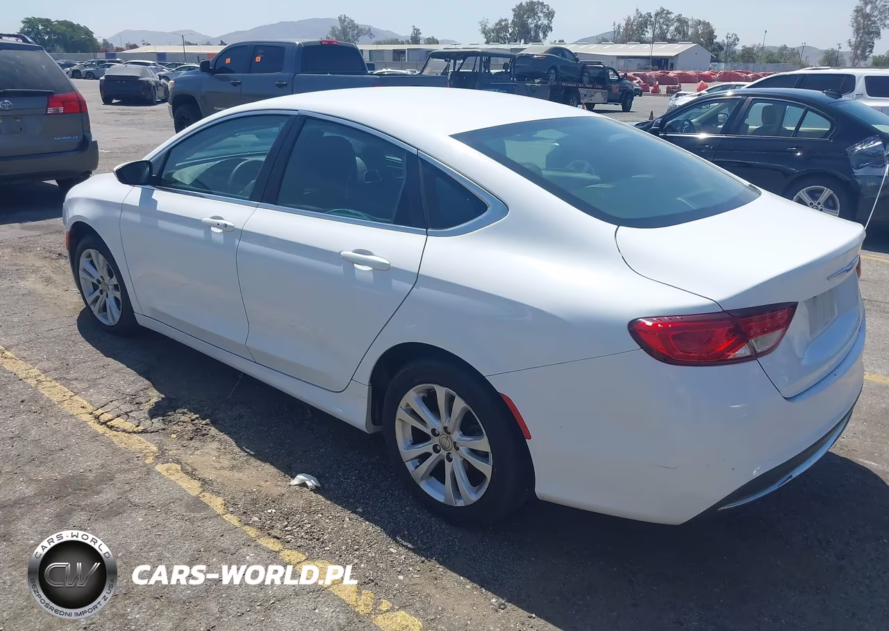 2015 Chrysler 200 Limited VIN:1C3CCCABXFN574885 - 3