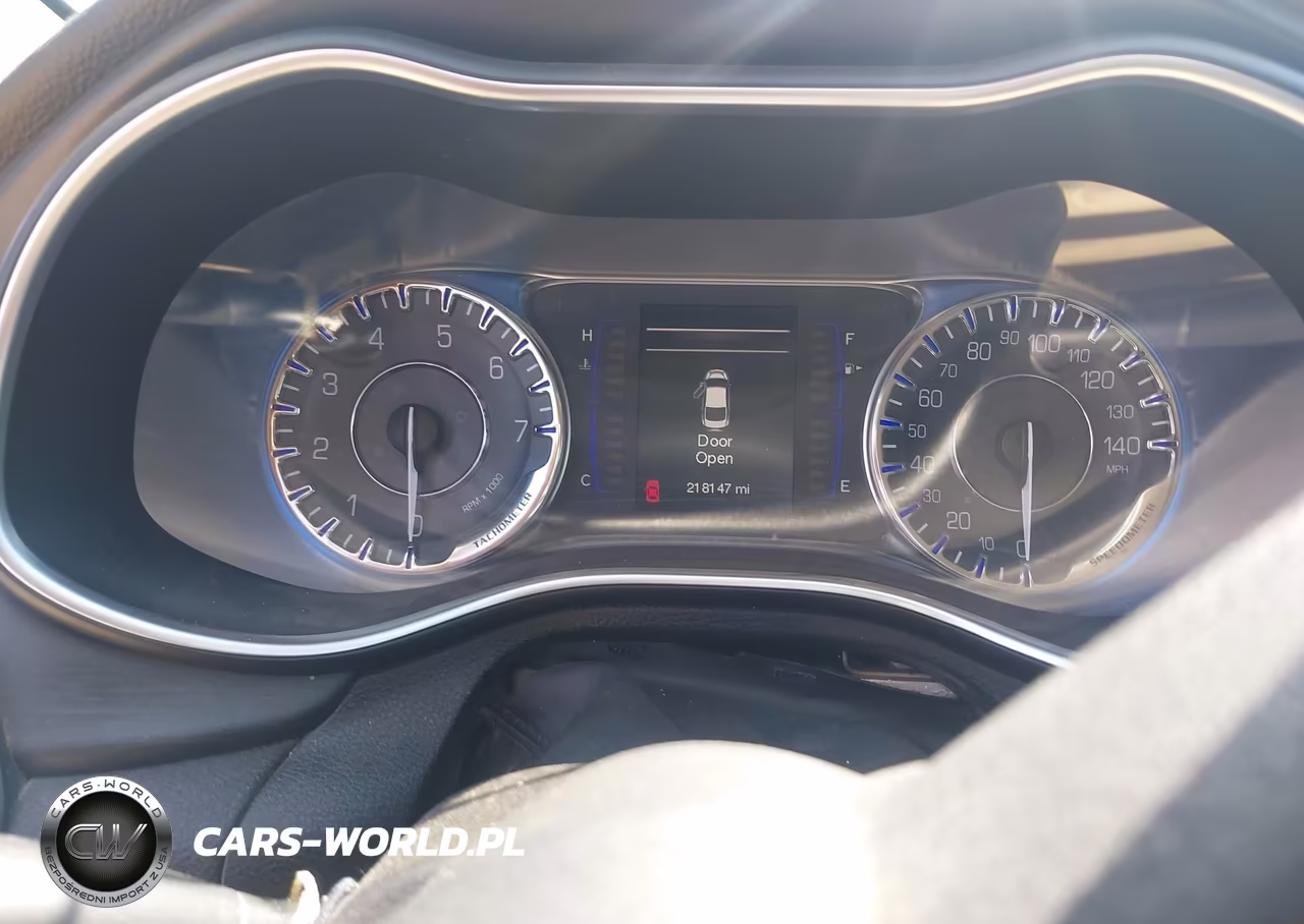 2015 Chrysler 200 Limited VIN:1C3CCCABXFN574885 - 7