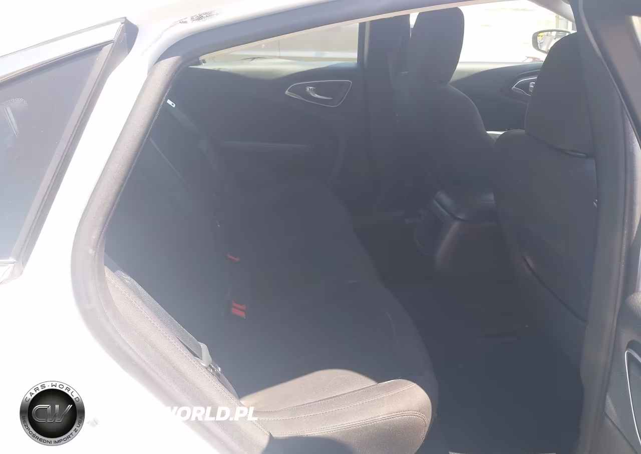2015 Chrysler 200 Limited VIN:1C3CCCABXFN574885 - 8