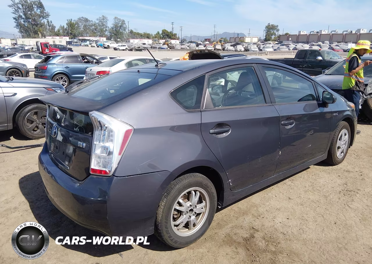 2011 Toyota Prius Two VIN:JTDKN3DU7B1478017 - 4