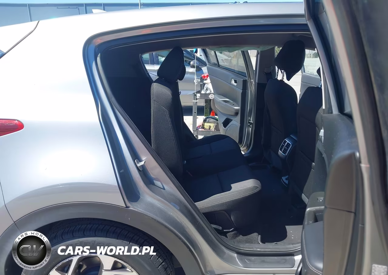 2020 Kia Sportage Lx VIN:KNDPM3AC2L7701213 - 8