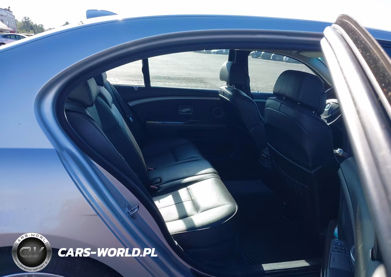 2007 BMW 750Li VIN:WBAHN83577DT76771 - 8