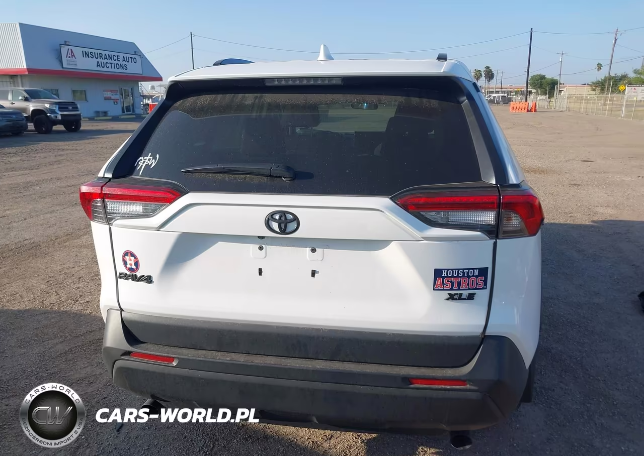 2025 Toyota Rav4 Xle VIN:2T3W1RFVXSC327231 - 17