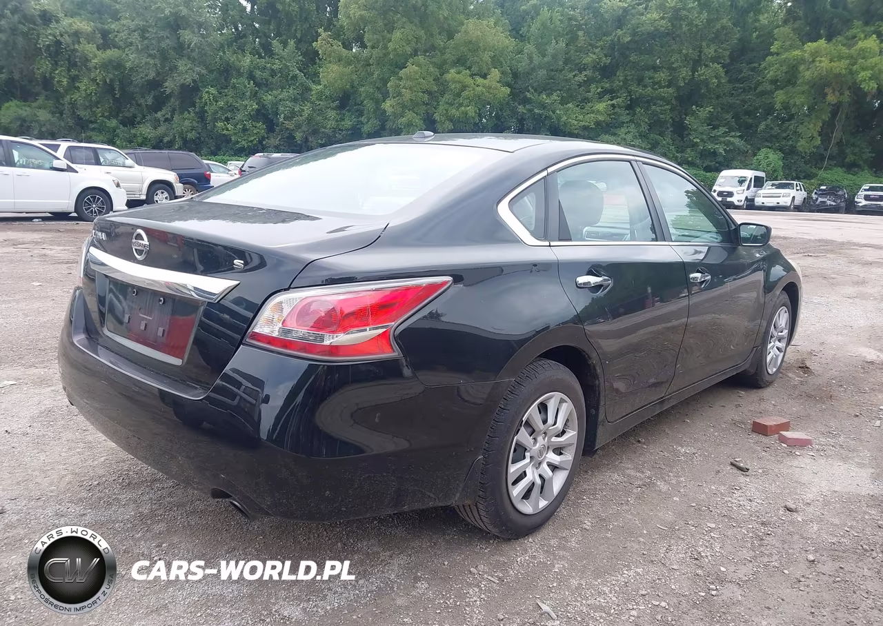 2015 Nissan Altima 2.5 S VIN:1N4AL3AP4FN319282 - 4