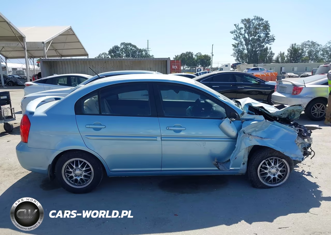2009 Hyundai Accent Gls VIN:KMHCN46C99U298024 - 14