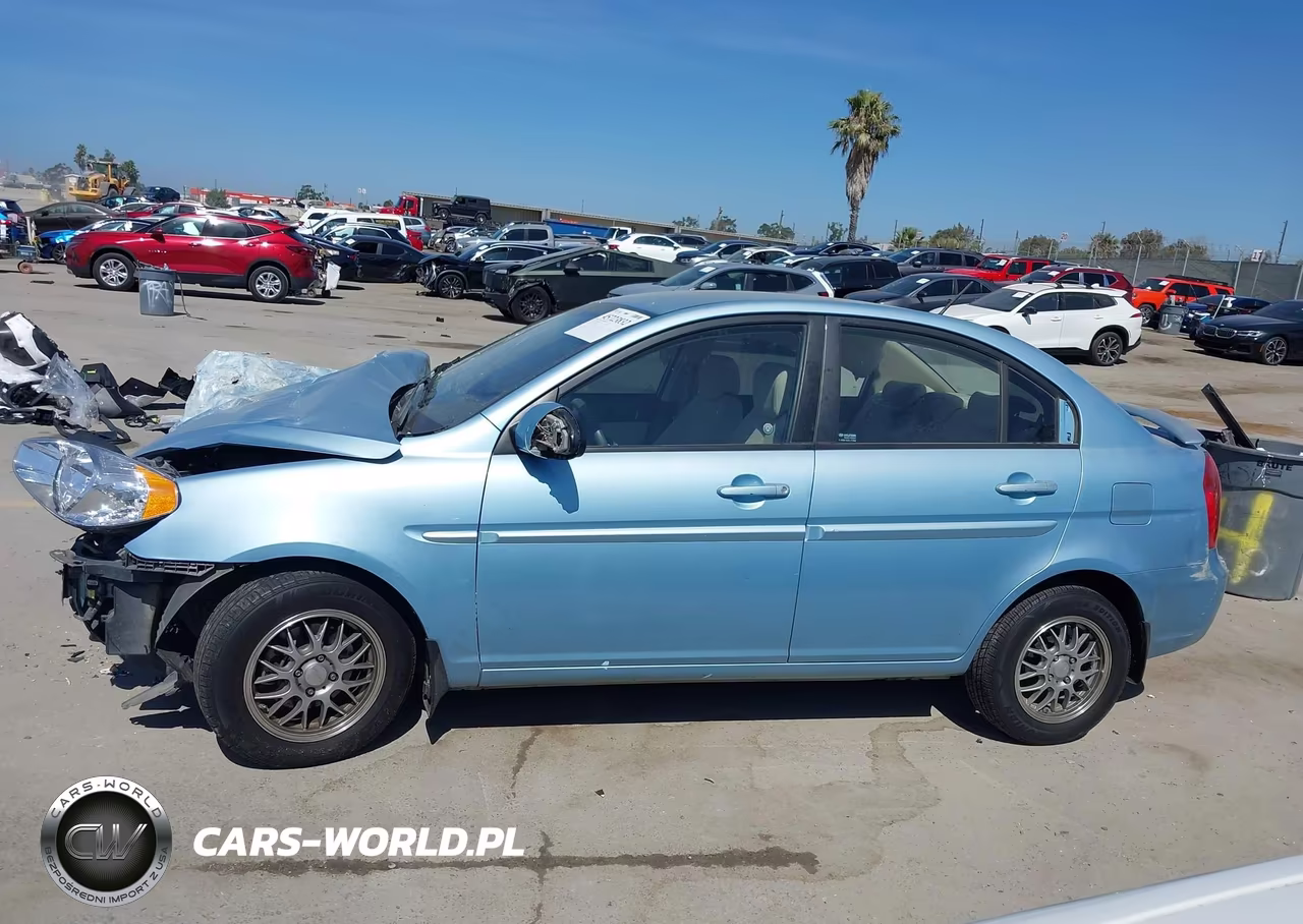 2009 Hyundai Accent Gls VIN:KMHCN46C99U298024 - 15