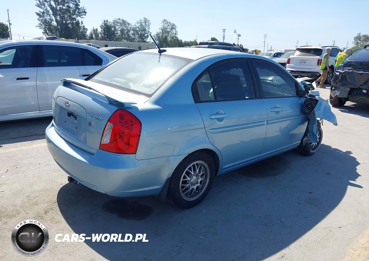 2009 Hyundai Accent Gls VIN:KMHCN46C99U298024 - 4