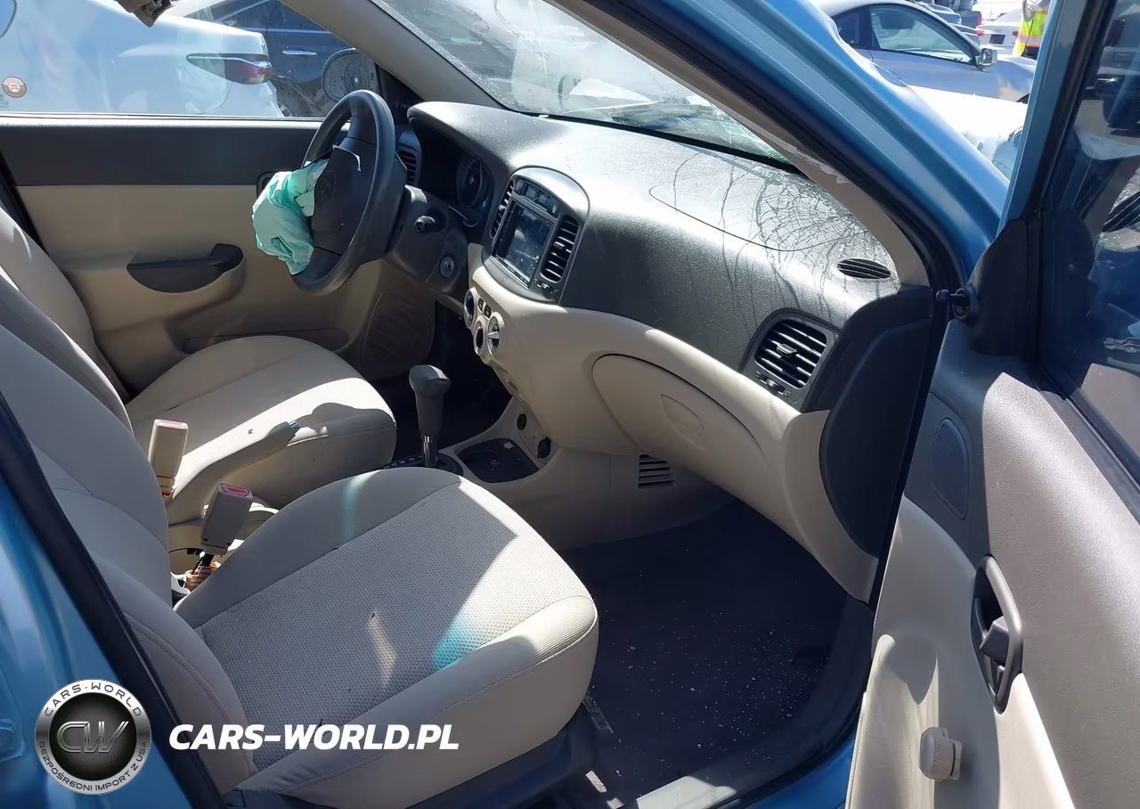 2009 Hyundai Accent Gls VIN:KMHCN46C99U298024 - 5