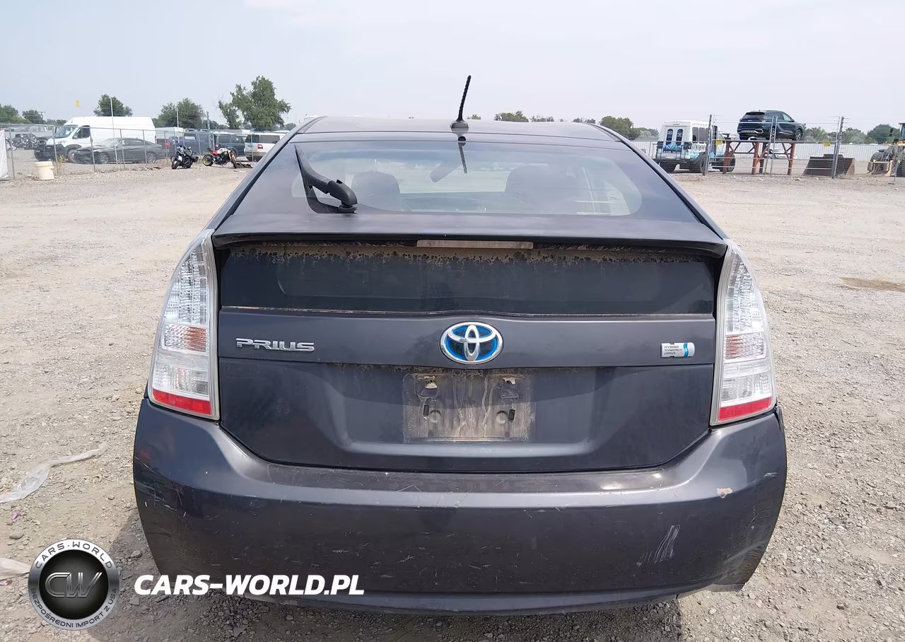 2011 Toyota Prius Two VIN:JTDKN3DU8B0252784 - 16