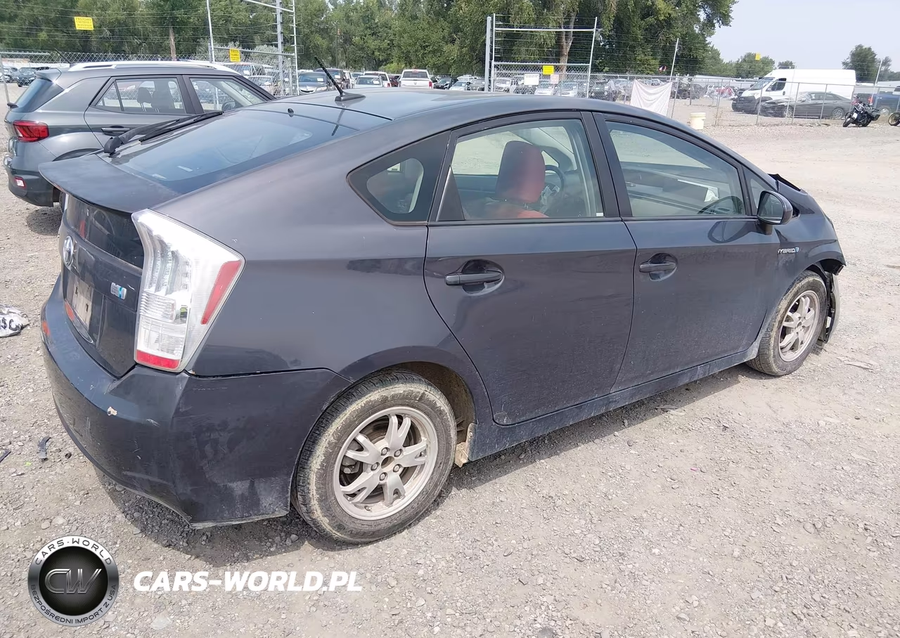 2011 Toyota Prius Two VIN:JTDKN3DU8B0252784 - 4