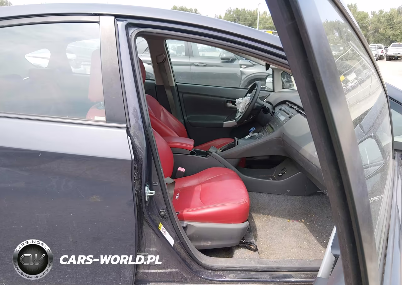 2011 Toyota Prius Two VIN:JTDKN3DU8B0252784 - 5